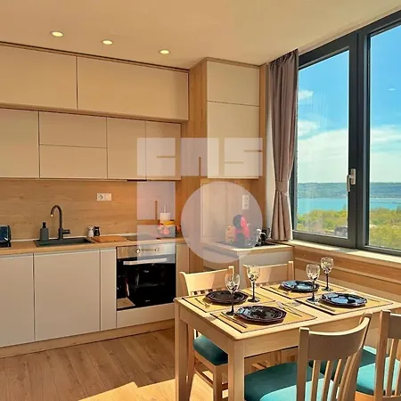 Daire 1br Sea Garden Prime With View & Parking Varna