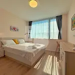 1br Sea Garden Prime With View & Parking Daire Varna