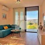 1br Sea Garden Prime With View & Parking
