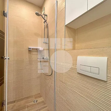 1br Sea Garden Prime With View And Parking 瓦爾納