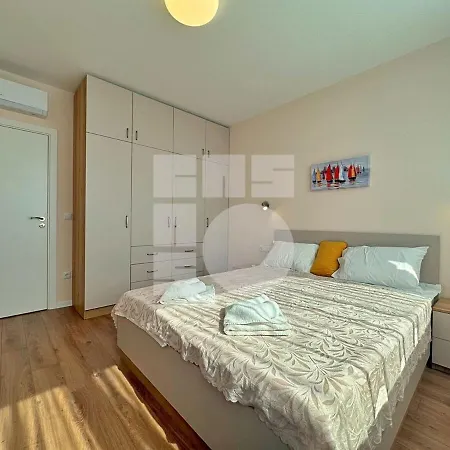 1br Sea Garden Prime With View And Parking 瓦爾納